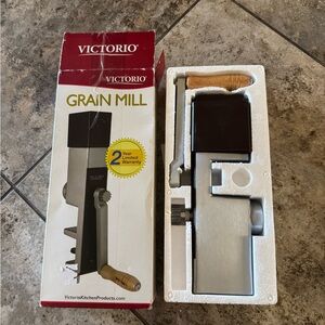 NIB Victorio Hand Crank Grain Mill VKP1012 VKP Brands